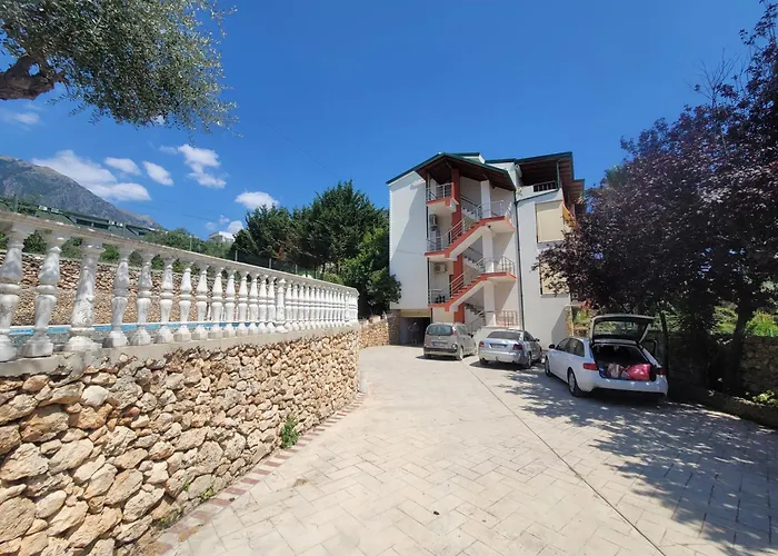 Apartament Newborn With Pool