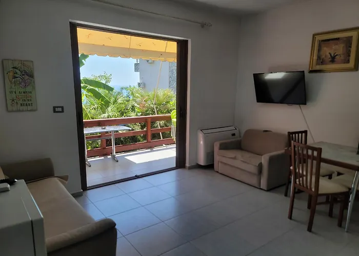 Newborn With Pool Apartament *